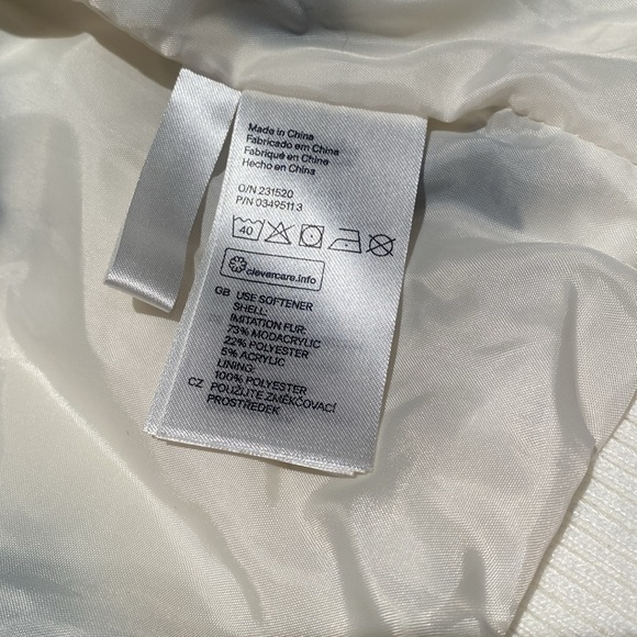 H&M | Black & White Jacket, Heart Derail, 2-3 Years - Picture 5 of 5